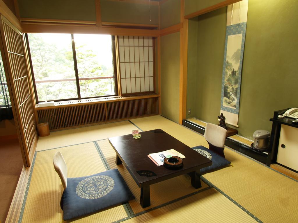 Okada Ryokan Warakutei Такаяма Экстерьер фото