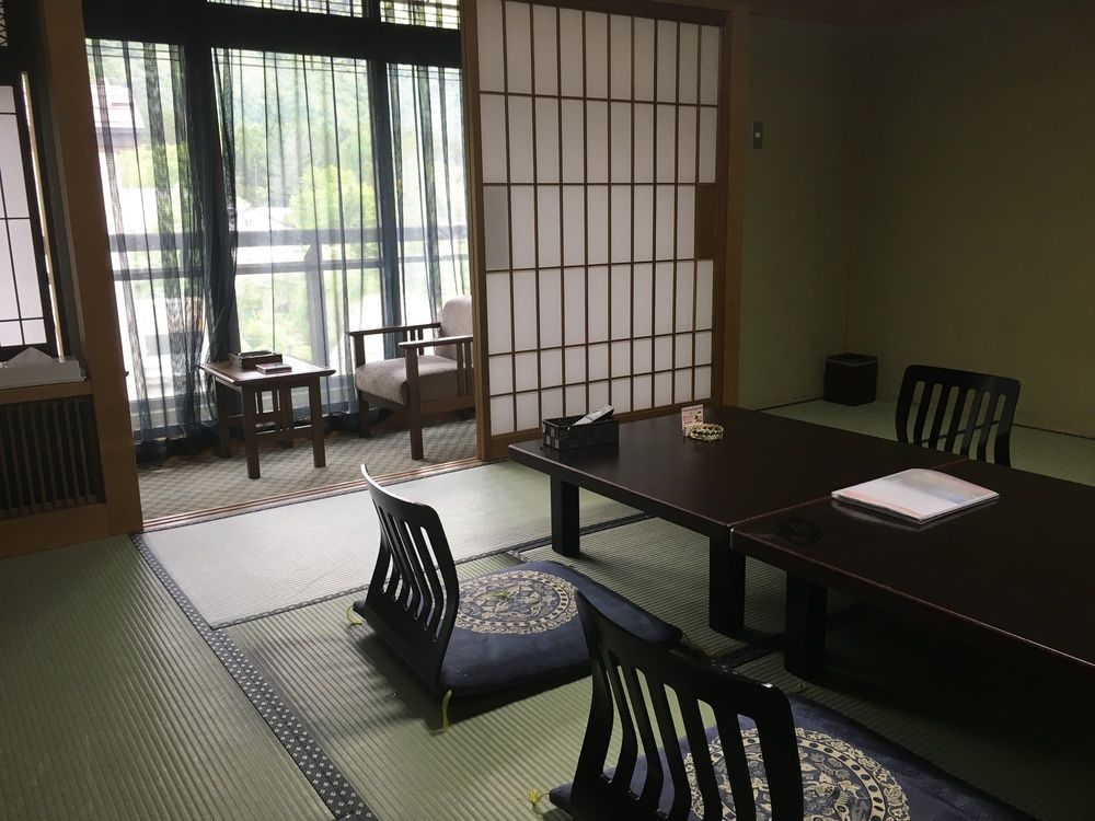 Okada Ryokan Warakutei Такаяма Экстерьер фото
