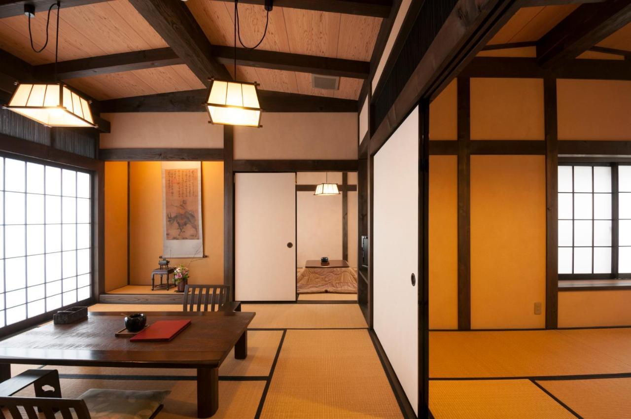 Okada Ryokan Warakutei Такаяма Экстерьер фото