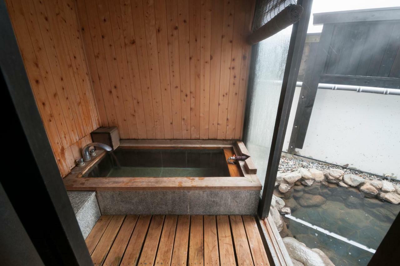 Okada Ryokan Warakutei Такаяма Экстерьер фото
